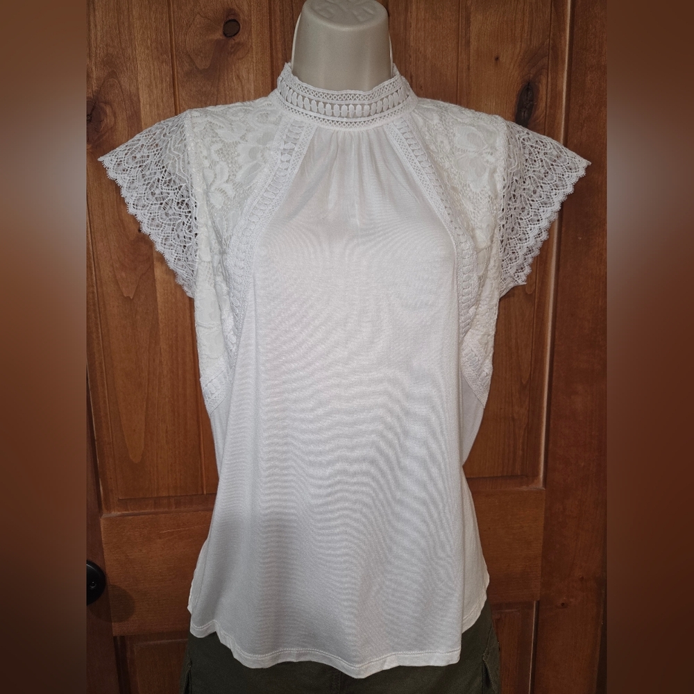 Cable & Gauge White Lace Blouse
